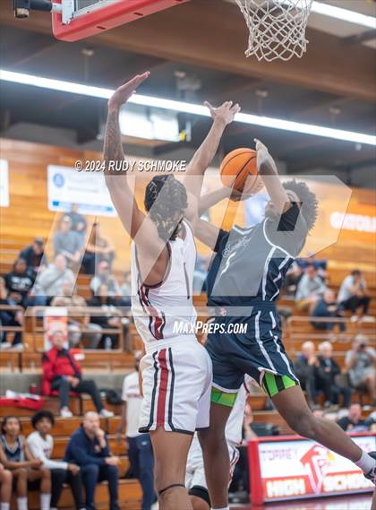 Thumbnail 1 in JSerra Catholic vs. Eastside Catholic (Torrey Pines Holiday Classic) photogallery.