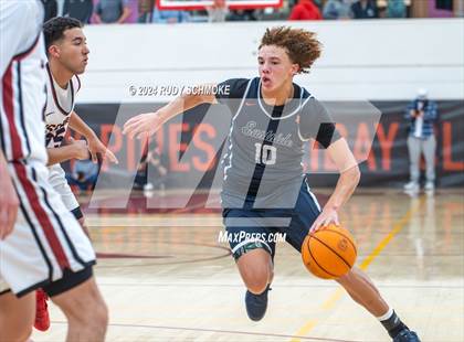 Thumbnail 2 in JSerra Catholic vs. Eastside Catholic (Torrey Pines Holiday Classic) photogallery.