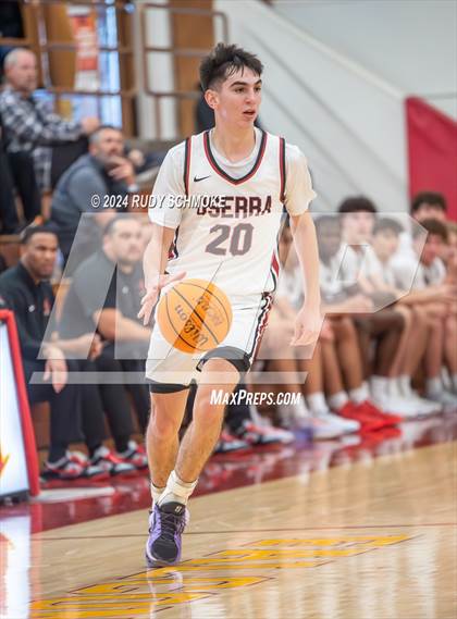 Thumbnail 3 in JSerra Catholic vs. Eastside Catholic (Torrey Pines Holiday Classic) photogallery.