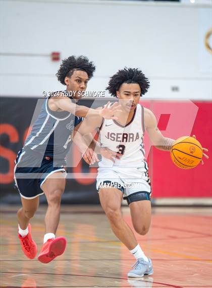 Thumbnail 1 in JSerra Catholic vs. Eastside Catholic (Torrey Pines Holiday Classic) photogallery.