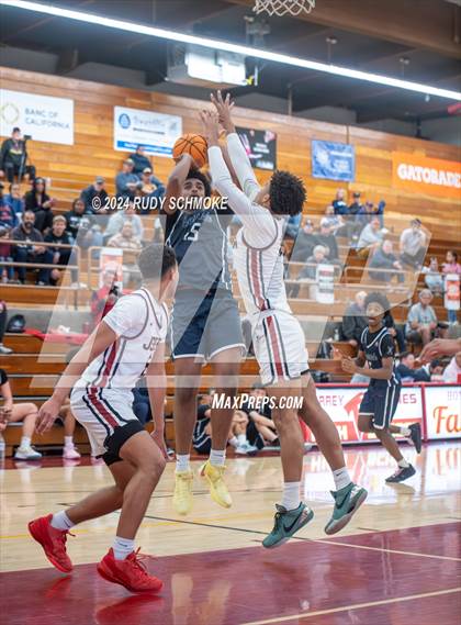Thumbnail 2 in JSerra Catholic vs. Eastside Catholic (Torrey Pines Holiday Classic) photogallery.