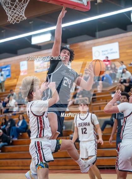 Thumbnail 3 in JSerra Catholic vs. Eastside Catholic (Torrey Pines Holiday Classic) photogallery.