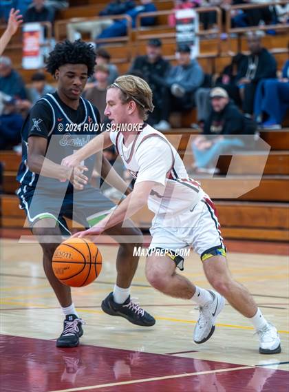 Thumbnail 3 in JSerra Catholic vs. Eastside Catholic (Torrey Pines Holiday Classic) photogallery.
