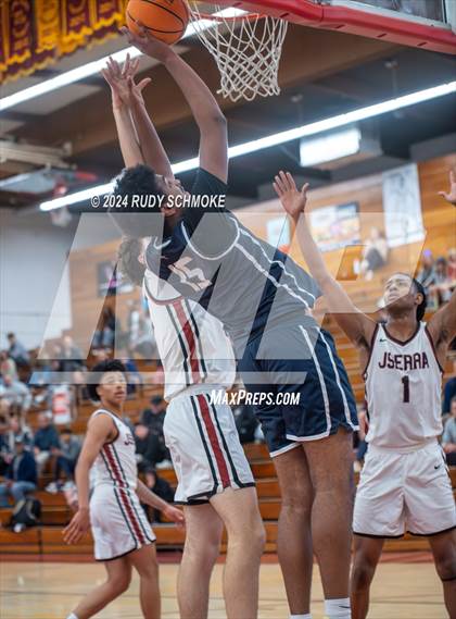 Thumbnail 2 in JSerra Catholic vs. Eastside Catholic (Torrey Pines Holiday Classic) photogallery.