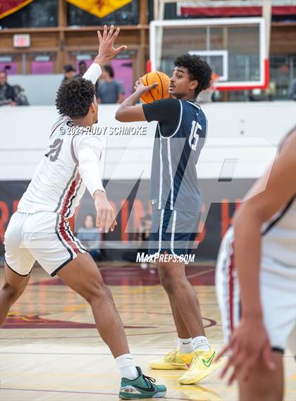 Thumbnail 2 in JSerra Catholic vs. Eastside Catholic (Torrey Pines Holiday Classic) photogallery.