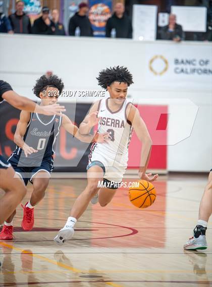 Thumbnail 2 in JSerra Catholic vs. Eastside Catholic (Torrey Pines Holiday Classic) photogallery.