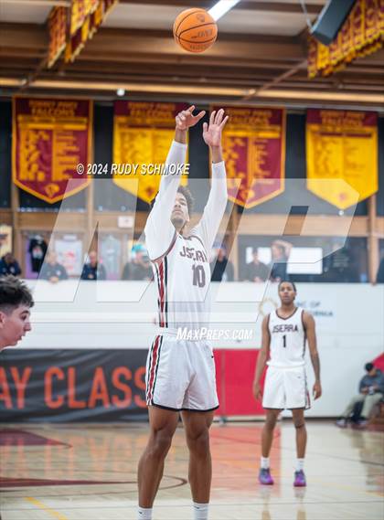 Thumbnail 1 in JSerra Catholic vs. Eastside Catholic (Torrey Pines Holiday Classic) photogallery.