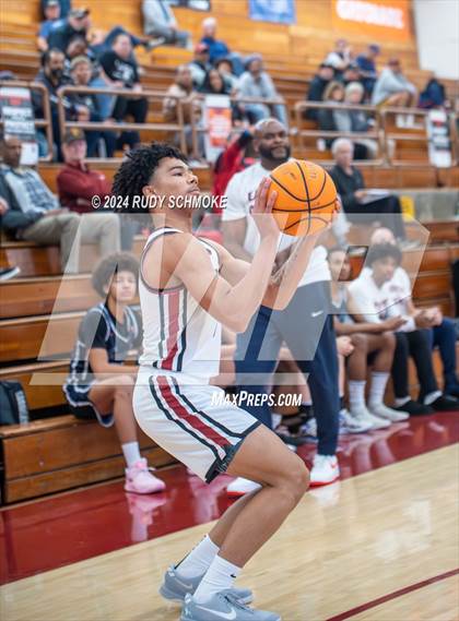 Thumbnail 2 in JSerra Catholic vs. Eastside Catholic (Torrey Pines Holiday Classic) photogallery.