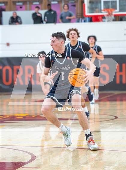 Thumbnail 2 in JSerra Catholic vs. Eastside Catholic (Torrey Pines Holiday Classic) photogallery.