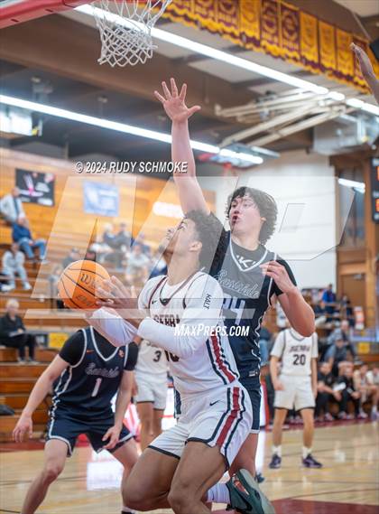 Thumbnail 3 in JSerra Catholic vs. Eastside Catholic (Torrey Pines Holiday Classic) photogallery.