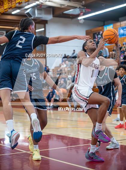 Thumbnail 3 in JSerra Catholic vs. Eastside Catholic (Torrey Pines Holiday Classic) photogallery.