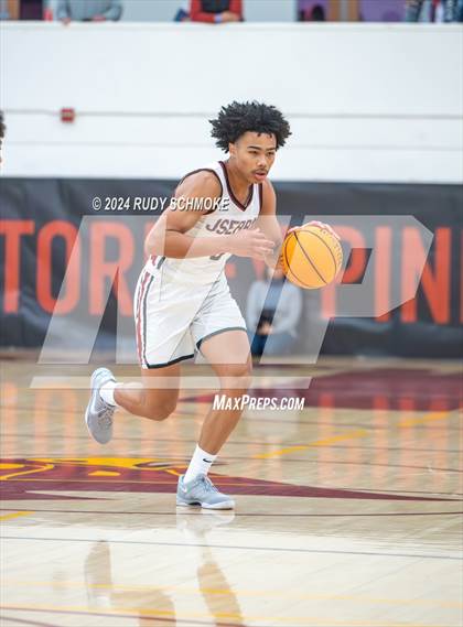 Thumbnail 2 in JSerra Catholic vs. Eastside Catholic (Torrey Pines Holiday Classic) photogallery.