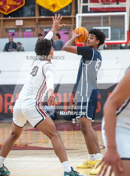 Thumbnail 3 in JSerra Catholic vs. Eastside Catholic (Torrey Pines Holiday Classic) photogallery.