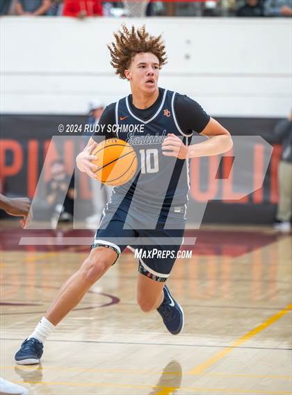 Thumbnail 2 in JSerra Catholic vs. Eastside Catholic (Torrey Pines Holiday Classic) photogallery.