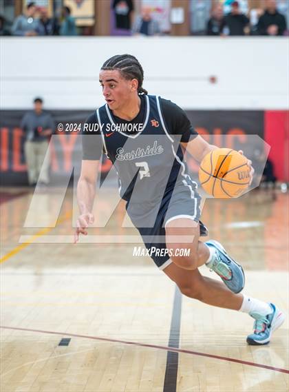 Thumbnail 3 in JSerra Catholic vs. Eastside Catholic (Torrey Pines Holiday Classic) photogallery.
