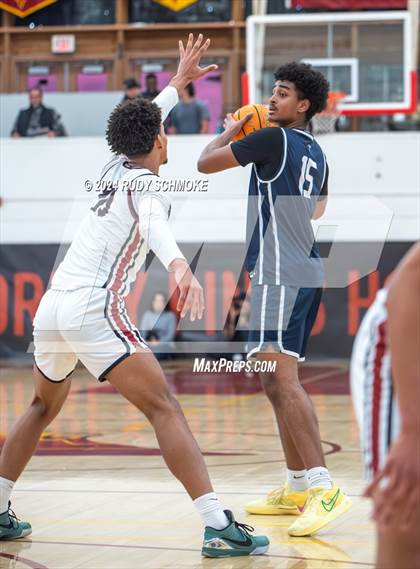 Thumbnail 1 in JSerra Catholic vs. Eastside Catholic (Torrey Pines Holiday Classic) photogallery.