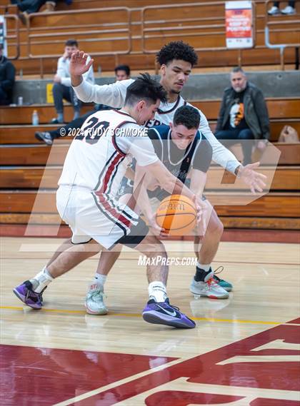 Thumbnail 1 in JSerra Catholic vs. Eastside Catholic (Torrey Pines Holiday Classic) photogallery.