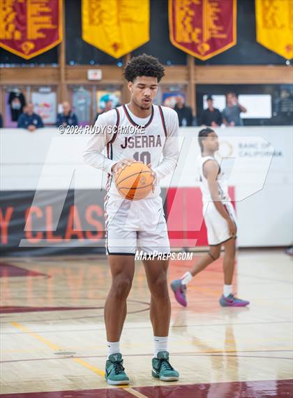 Thumbnail 2 in JSerra Catholic vs. Eastside Catholic (Torrey Pines Holiday Classic) photogallery.