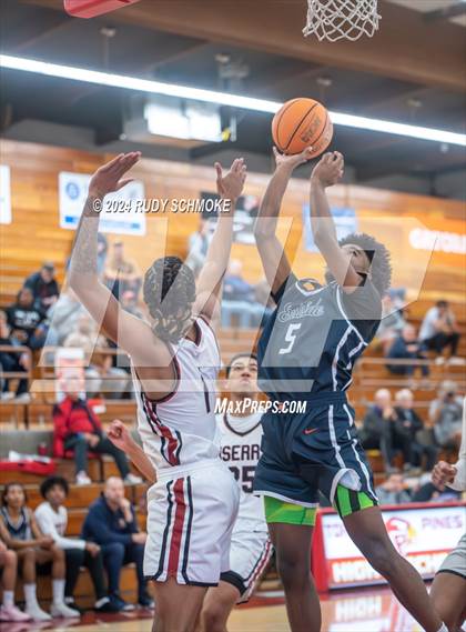 Thumbnail 2 in JSerra Catholic vs. Eastside Catholic (Torrey Pines Holiday Classic) photogallery.