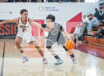 Thumbnail 2 in JSerra Catholic vs. Eastside Catholic (Torrey Pines Holiday Classic) photogallery.