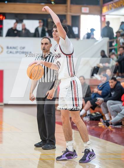 Thumbnail 1 in JSerra Catholic vs. Eastside Catholic (Torrey Pines Holiday Classic) photogallery.