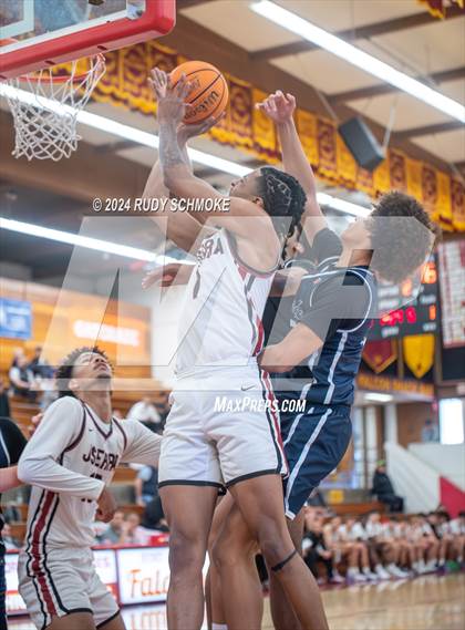 Thumbnail 3 in JSerra Catholic vs. Eastside Catholic (Torrey Pines Holiday Classic) photogallery.