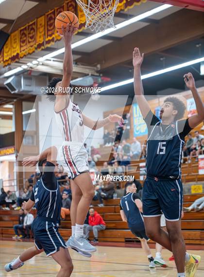 Thumbnail 2 in JSerra Catholic vs. Eastside Catholic (Torrey Pines Holiday Classic) photogallery.