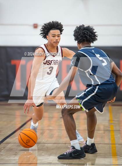 Thumbnail 2 in JSerra Catholic vs. Eastside Catholic (Torrey Pines Holiday Classic) photogallery.