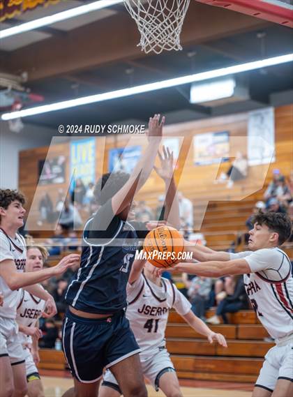Thumbnail 2 in JSerra Catholic vs. Eastside Catholic (Torrey Pines Holiday Classic) photogallery.