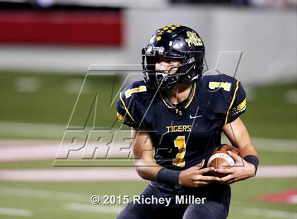 Thumbnail 2 in Prairie Grove vs. Nashville (AAA 4A Final) photogallery.