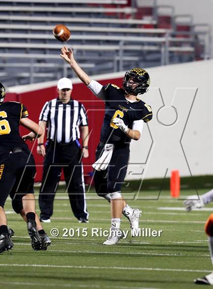 Thumbnail 2 in Prairie Grove vs. Nashville (AAA 4A Final) photogallery.