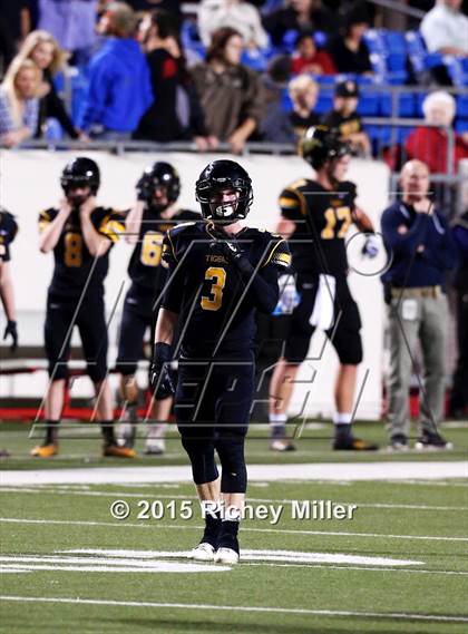 Thumbnail 2 in Prairie Grove vs. Nashville (AAA 4A Final) photogallery.