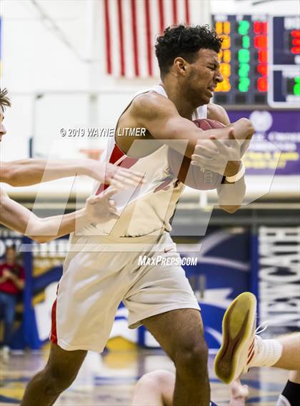 Thumbnail 2 in St. Henry vs Holy Cross (All A Classic) photogallery.