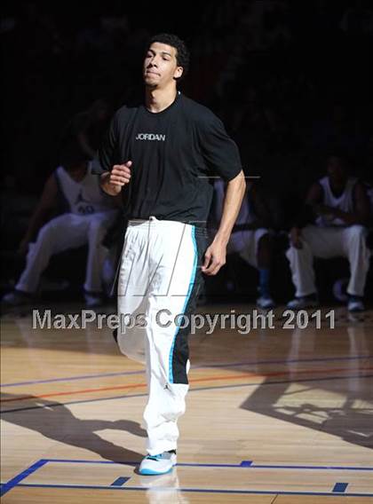 Thumbnail 2 in 2011 Jordan Brand Classic (Regional Game)  photogallery.