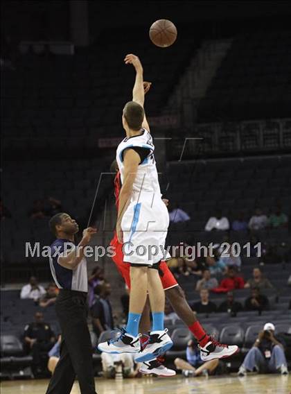 Thumbnail 2 in 2011 Jordan Brand Classic (Regional Game)  photogallery.