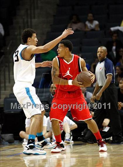 Thumbnail 2 in 2011 Jordan Brand Classic (Regional Game)  photogallery.