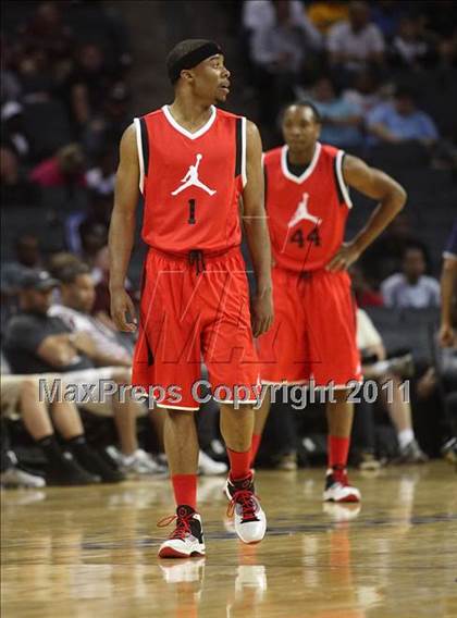 Thumbnail 2 in 2011 Jordan Brand Classic (Regional Game)  photogallery.