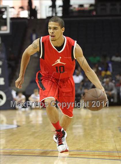Thumbnail 3 in 2011 Jordan Brand Classic (Regional Game)  photogallery.