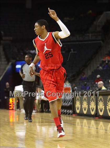 Thumbnail 2 in 2011 Jordan Brand Classic (Regional Game)  photogallery.