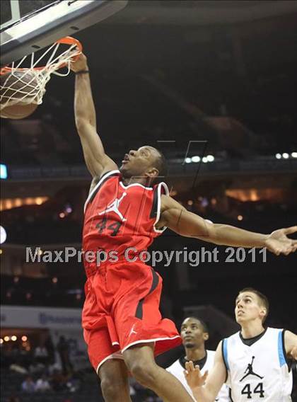 Thumbnail 2 in 2011 Jordan Brand Classic (Regional Game)  photogallery.