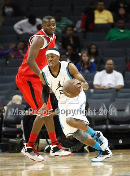 Thumbnail 2 in 2011 Jordan Brand Classic (Regional Game)  photogallery.