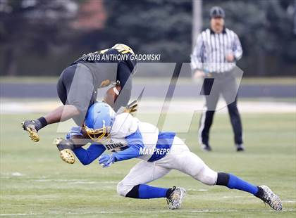 Thumbnail 3 in Simeon vs St. Laurence (Chicago Prep Bowl) photogallery.