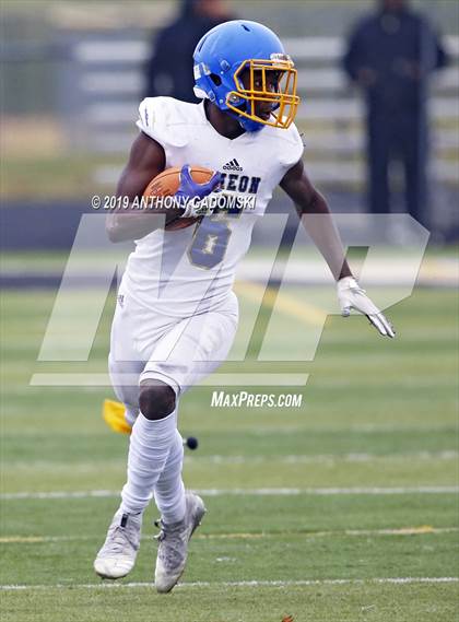 Thumbnail 1 in Simeon vs St. Laurence (Chicago Prep Bowl) photogallery.