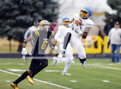 Thumbnail 2 in Simeon vs St. Laurence (Chicago Prep Bowl) photogallery.