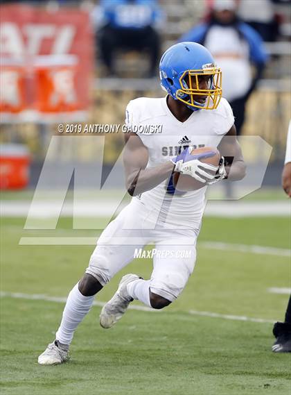 Thumbnail 2 in Simeon vs St. Laurence (Chicago Prep Bowl) photogallery.