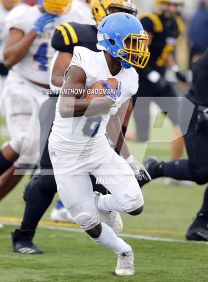 Thumbnail 3 in Simeon vs St. Laurence (Chicago Prep Bowl) photogallery.