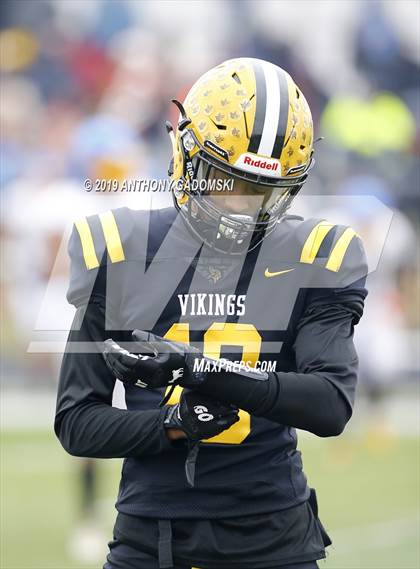 Thumbnail 2 in Simeon vs St. Laurence (Chicago Prep Bowl) photogallery.