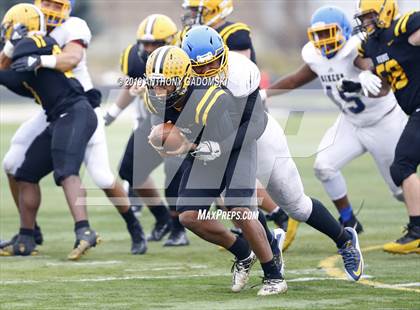 Thumbnail 3 in Simeon vs St. Laurence (Chicago Prep Bowl) photogallery.
