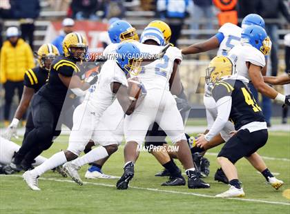 Thumbnail 3 in Simeon vs St. Laurence (Chicago Prep Bowl) photogallery.