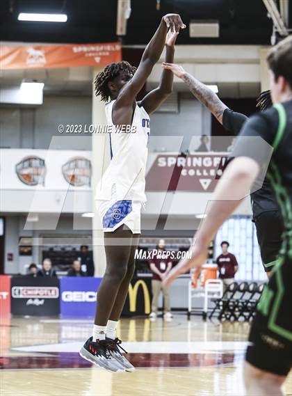Thumbnail 2 in Isidore Newman vs. Bishop O'Connell (Spalding Hoophall Classic) photogallery.